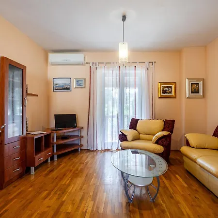 Nikica Appartement *